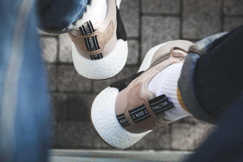 Nmd khaki outlet on feet